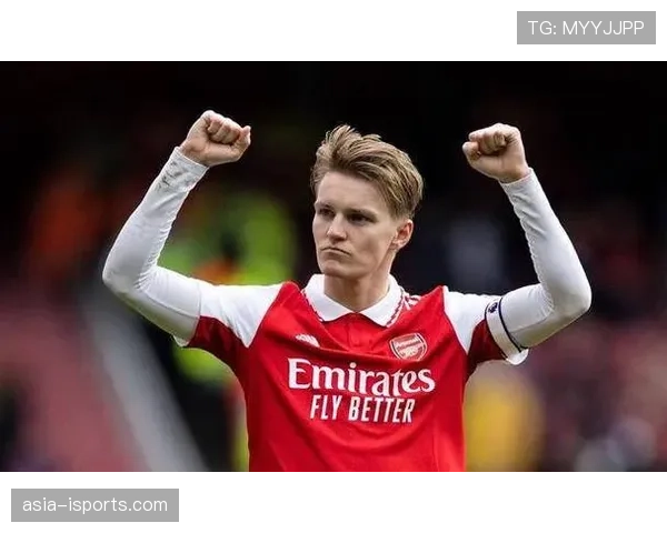 厄德高与B费战术角色分化：前插频率更集中，组织依赖体系分配